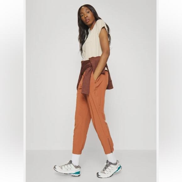 ATHLETA BROOKLYN HEIGHTS HIGH RISE JOGGER Size 12 - Picture 3 of 13